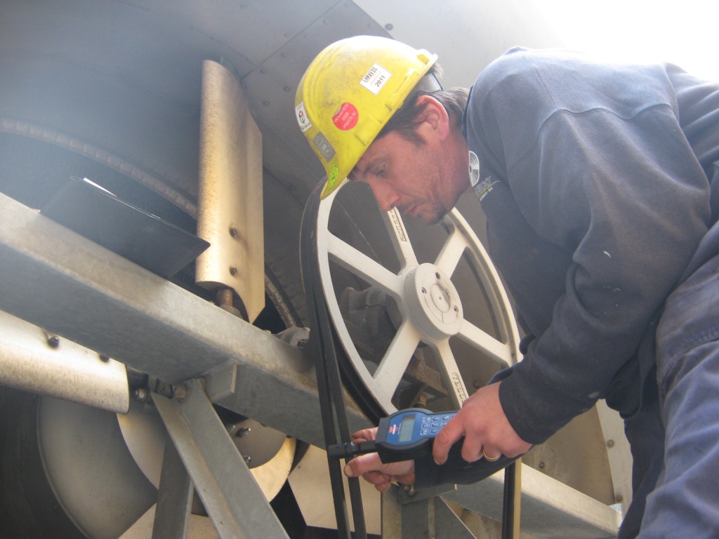 control belt tension fan